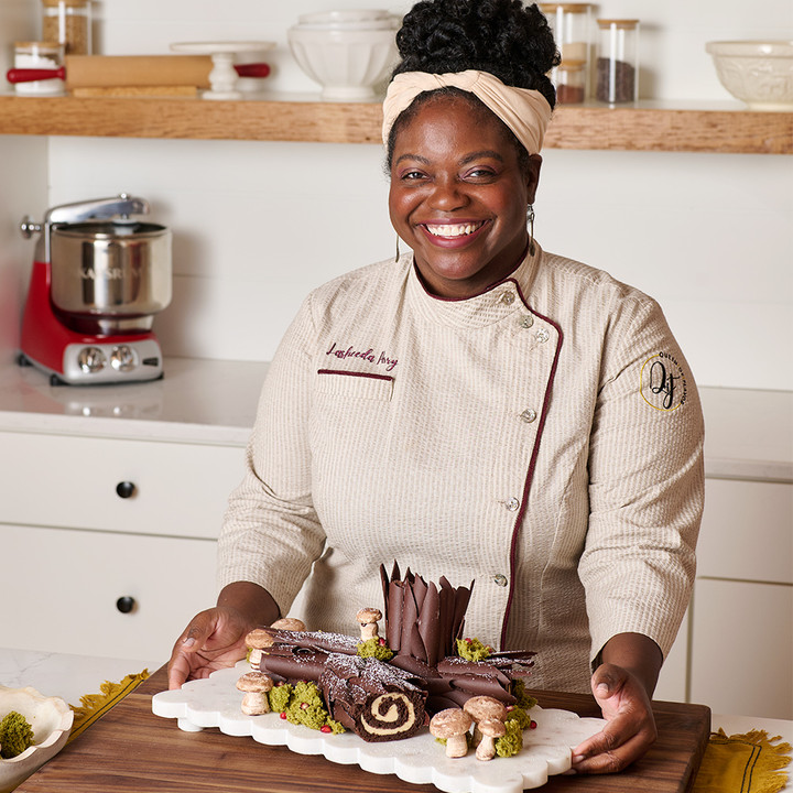 Buche-De-Noel_On-Demand_Lifestyle_1x1_030__12506.1763737022