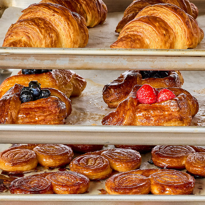 Lamination_On-Demand_2025_Croissants-Rack_Wide_0624__60072.1768417188